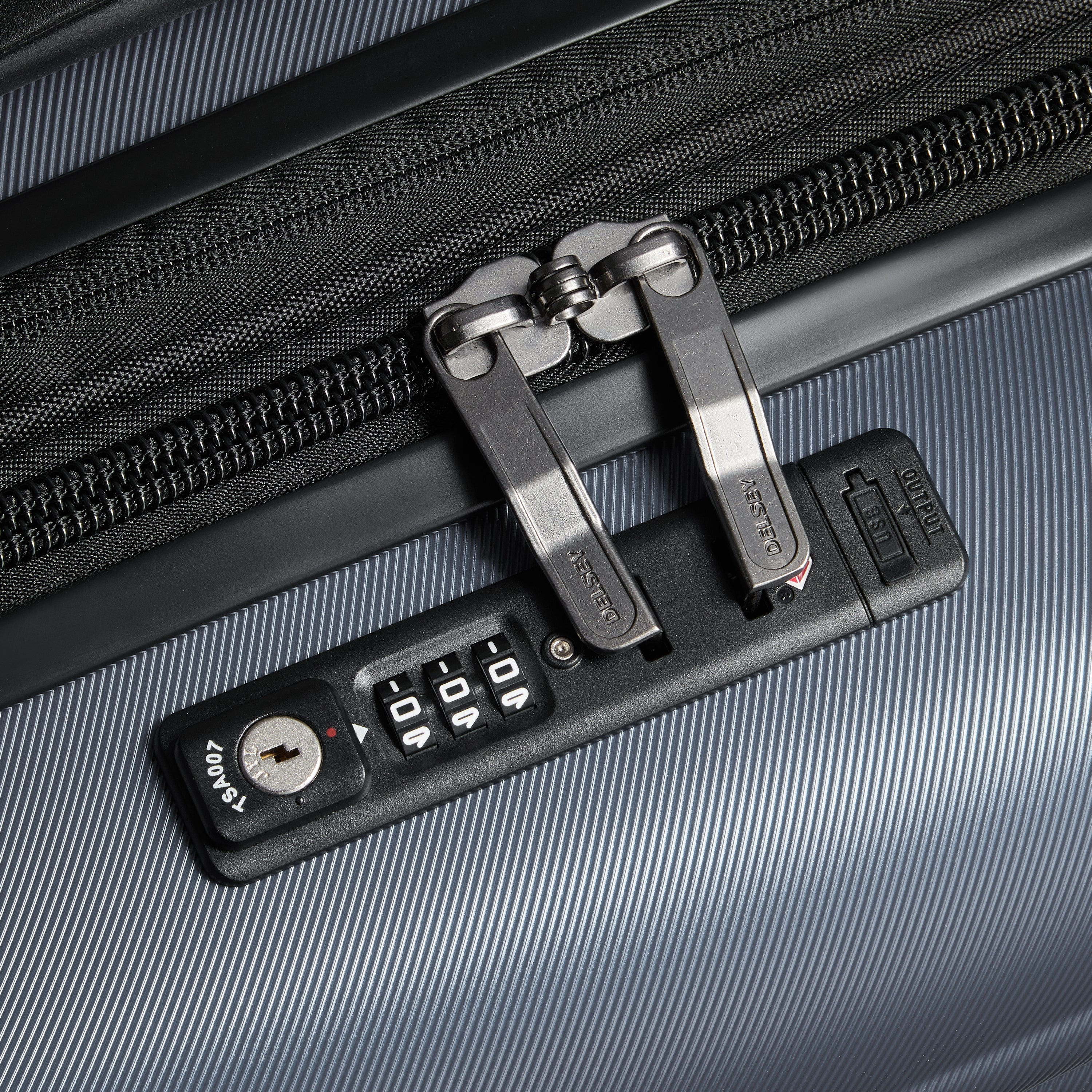 CRUISE 3.0 | 23-Inch Expandable Carry-On Suitcase, Graphite