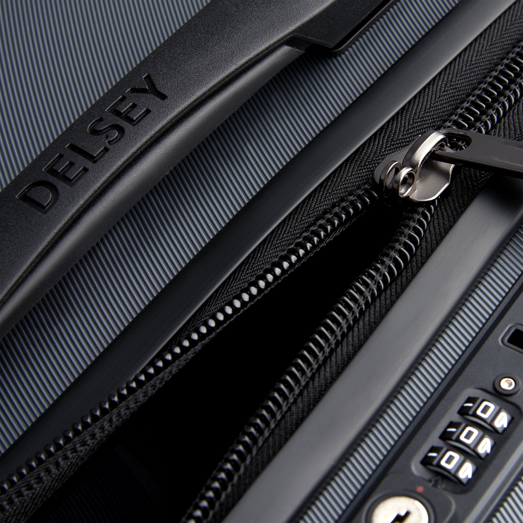 CRUISE 3.0 | 30-Inch Check-In Trunk Suitcase, Graphite