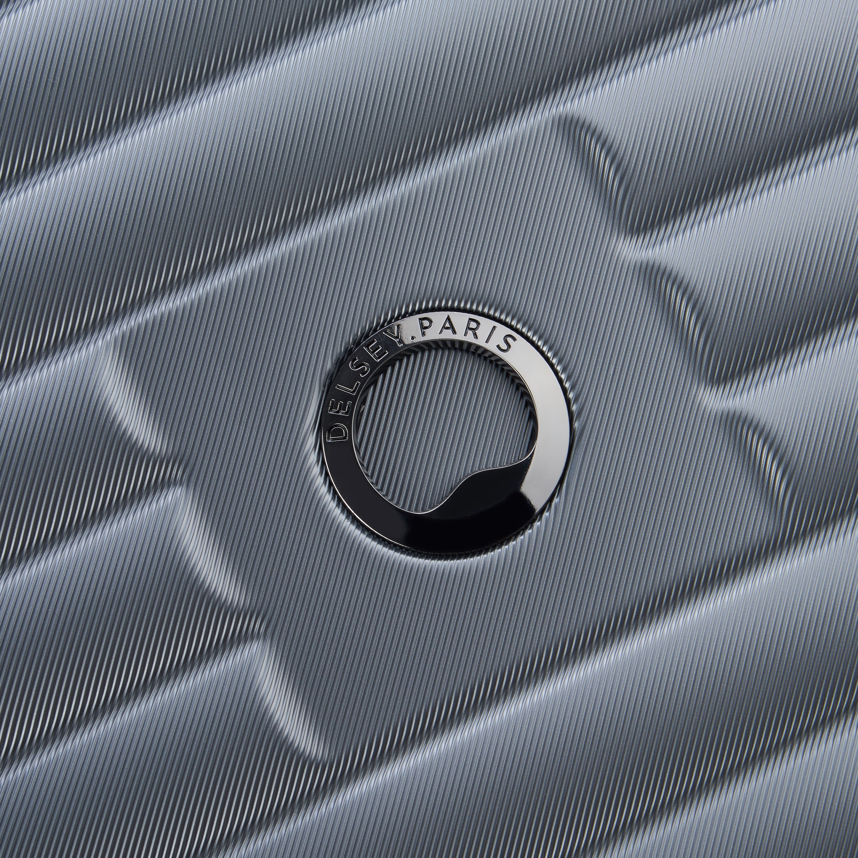 CRUISE 3.0 | 32-Inch Expandable Check-In Suitcase, Graphite