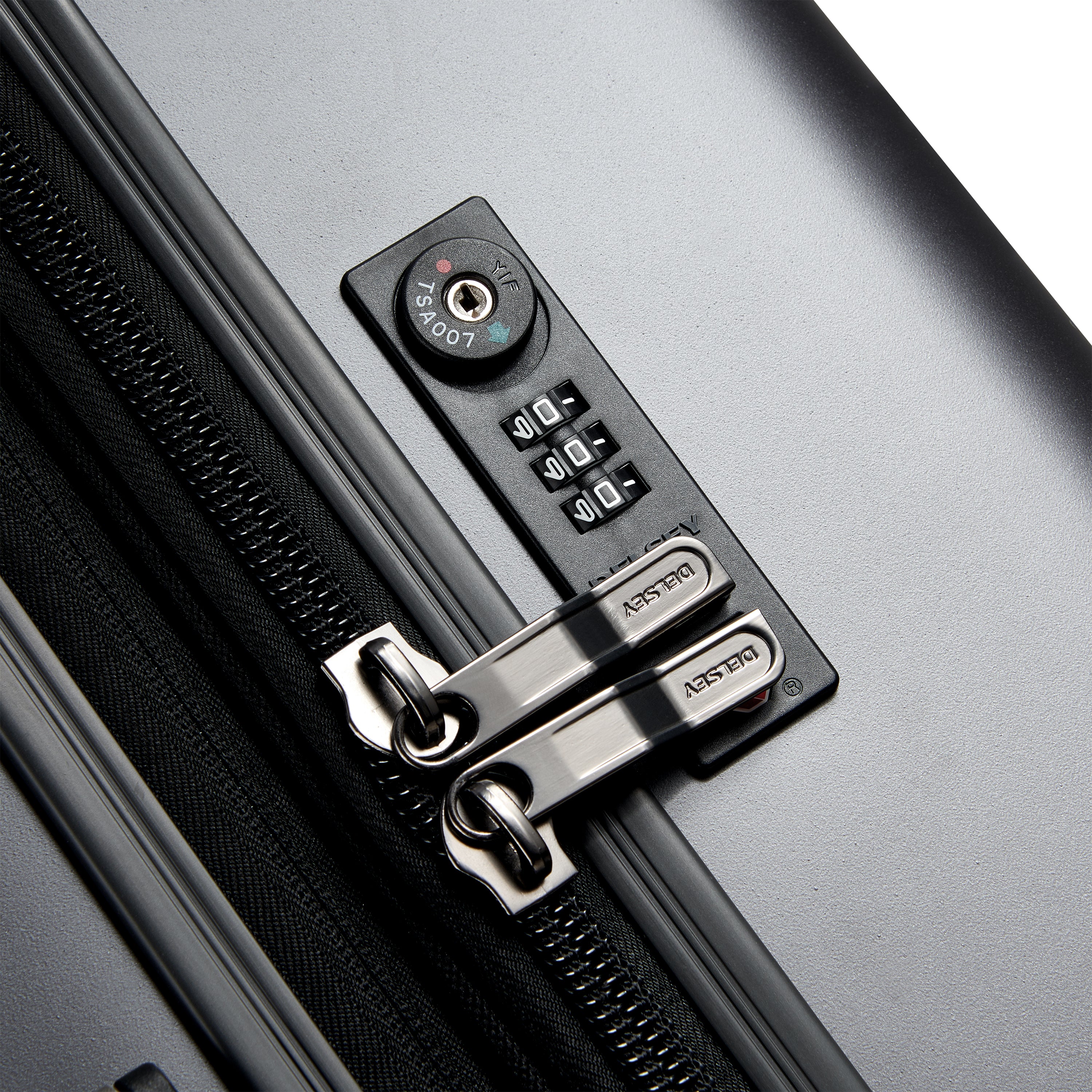 TITANIUM| Valise Soute 68 CM GRAPHITE