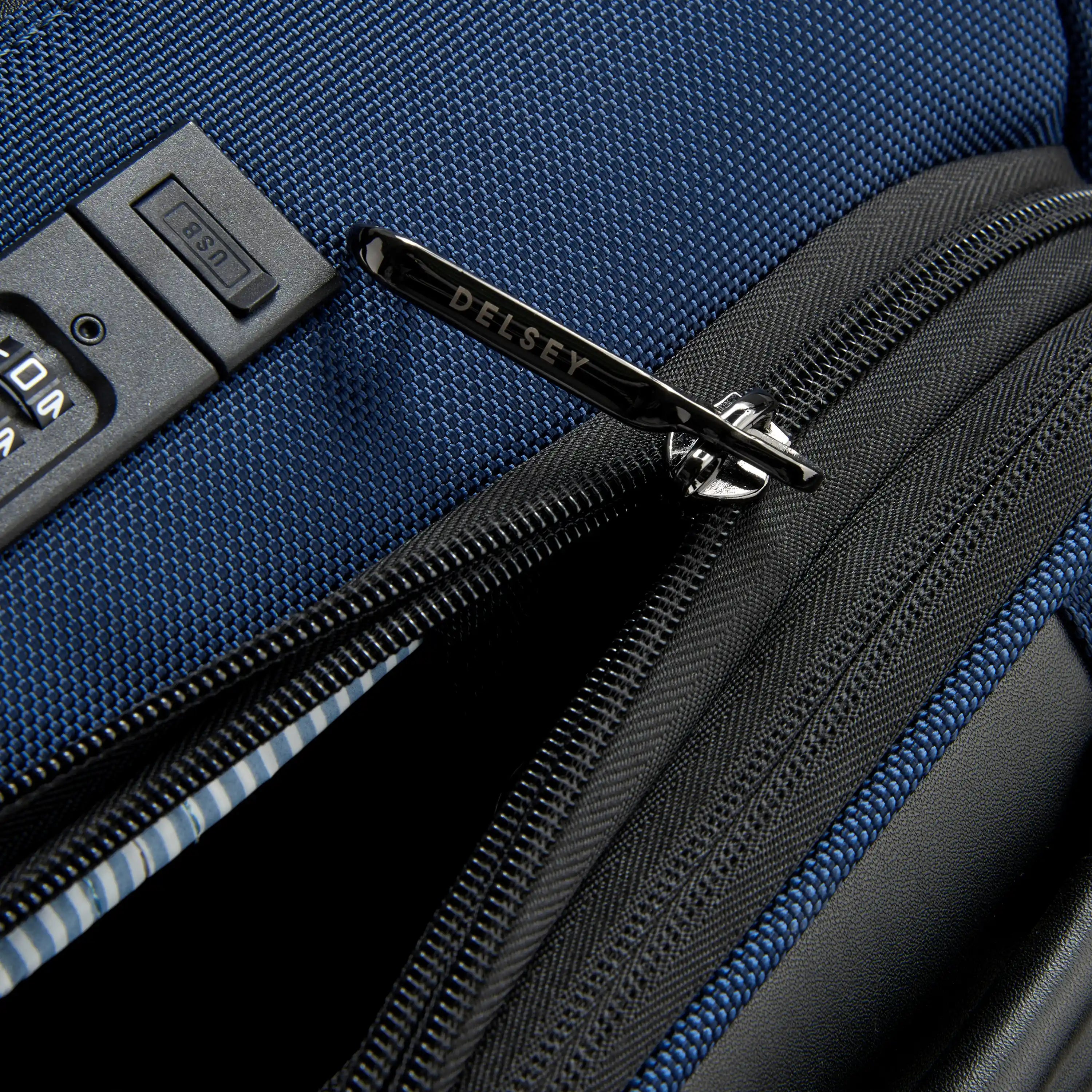 WAGRAM |  23-Inch Expandable Carry-On Suitcase, Navy