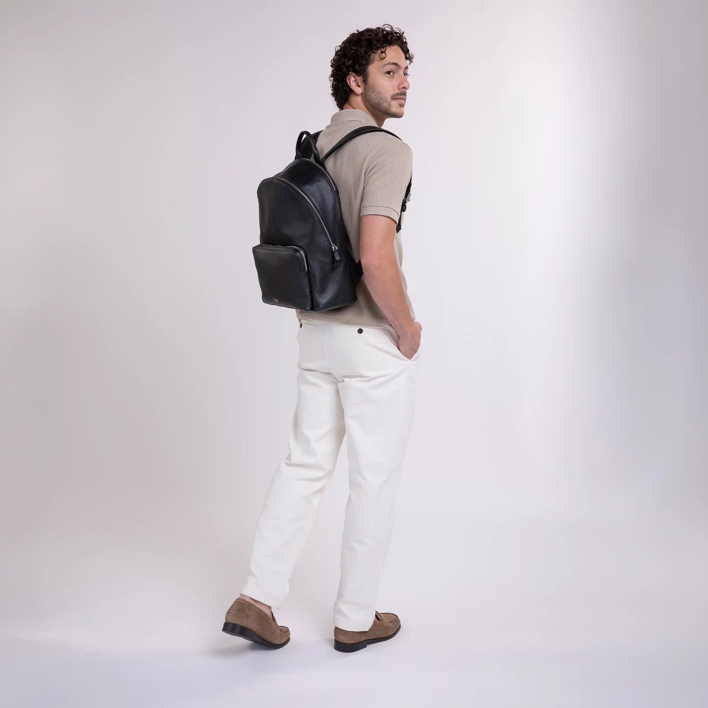 LE CUIR GRAINE |  Leather Backpack, Black