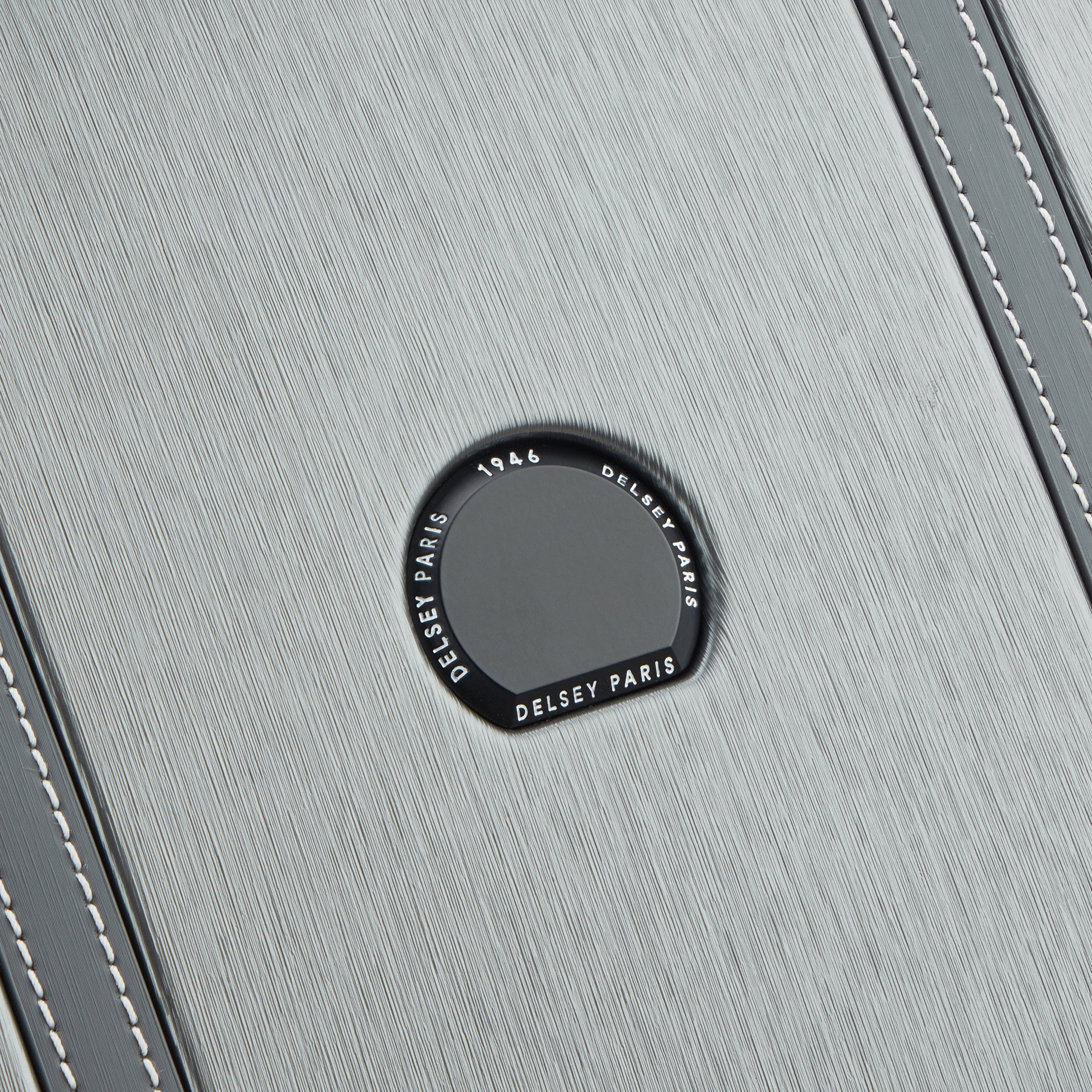 CADENCE | 23-Inch Expandable Carry-On Suitcase, Silver