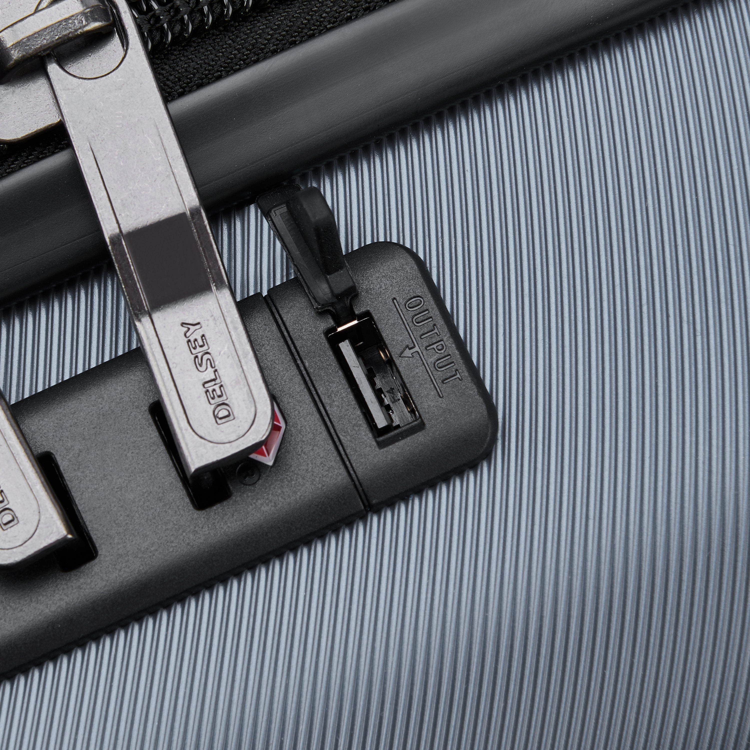 CRUISE 3.0 | 23-Inch Expandable Carry-On Suitcase, Graphite