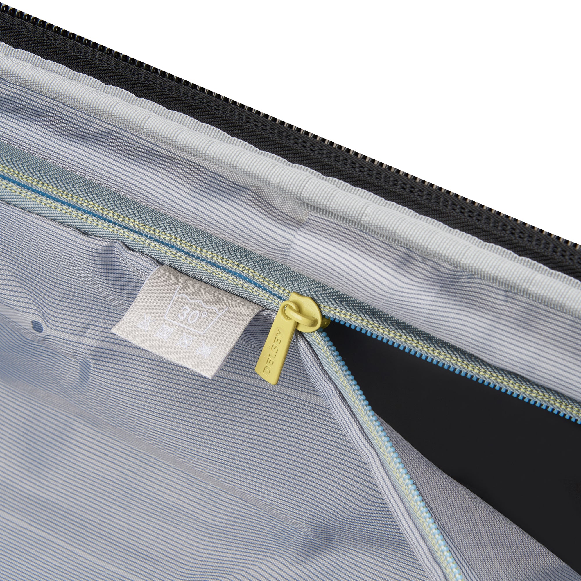 CRUISE 3.0 | 32-Inch Expandable Check-In Suitcase, Ivory