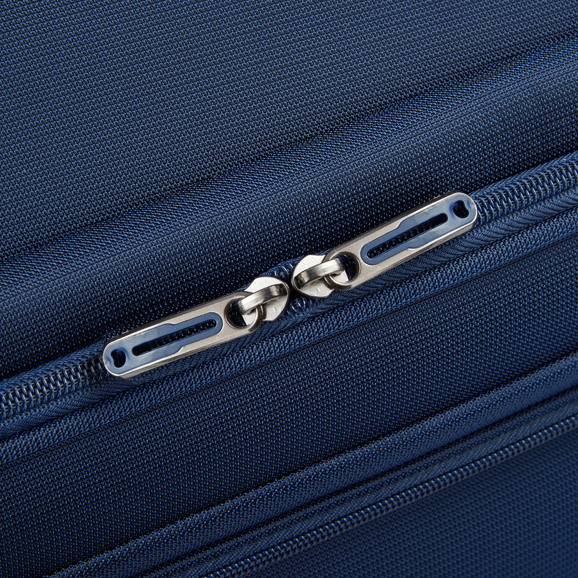 HELIUM DLX |  4-Wheeled Garment Bag, Navy