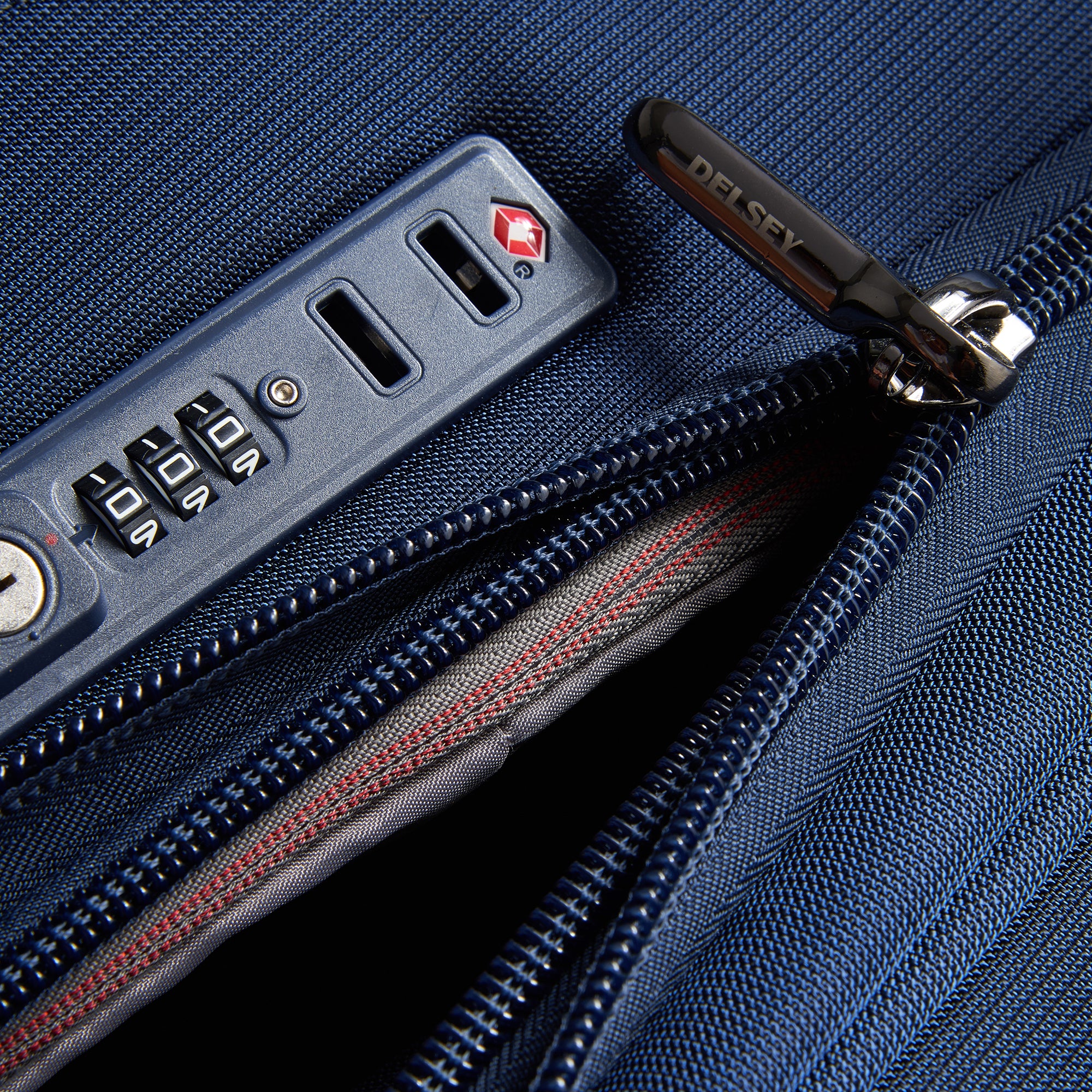 HELIUM DLX |  28-Inch Expandable Check-In Suitcase, Navy