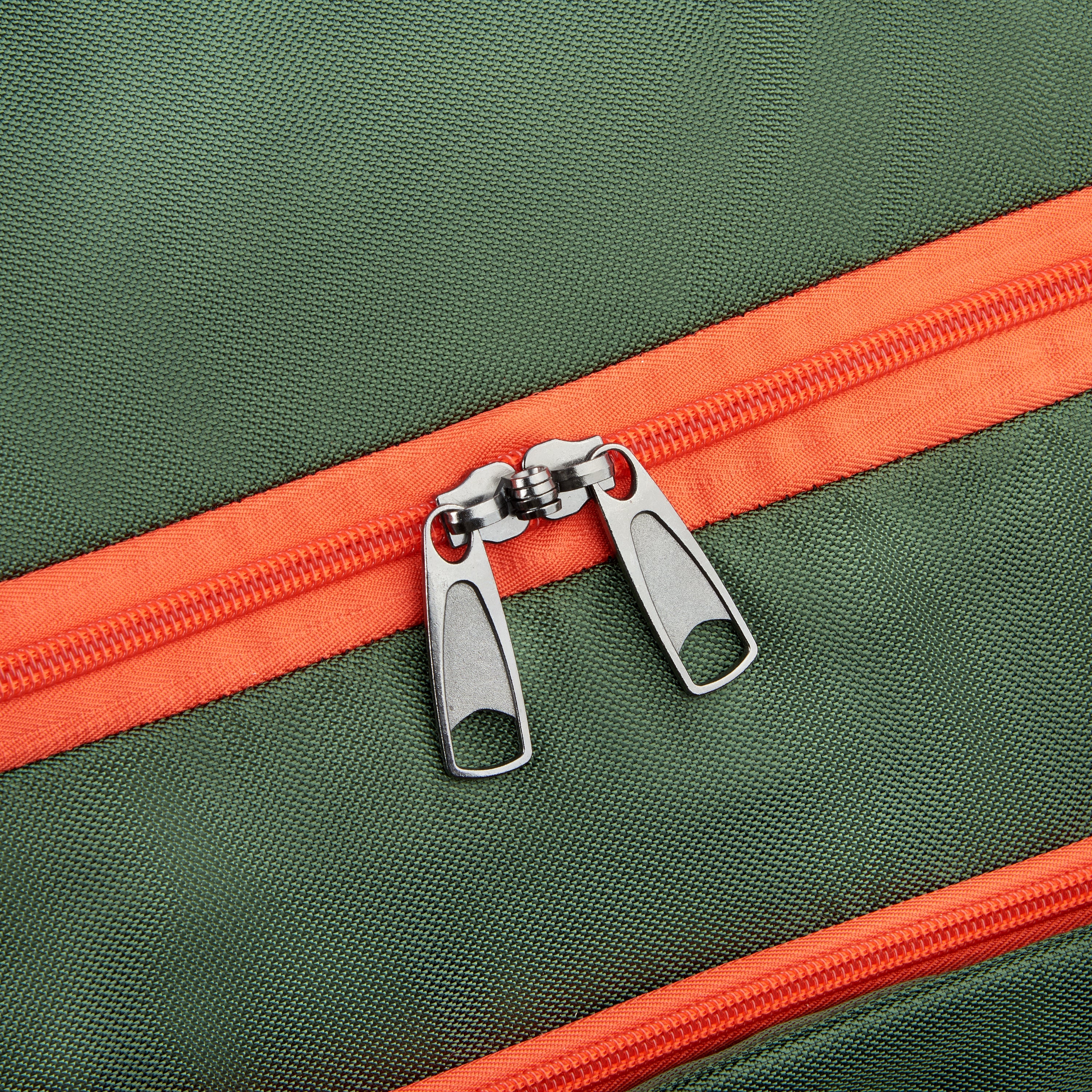 JS009D | 29-Inch 2-Wheeled Duffel Bag, Green